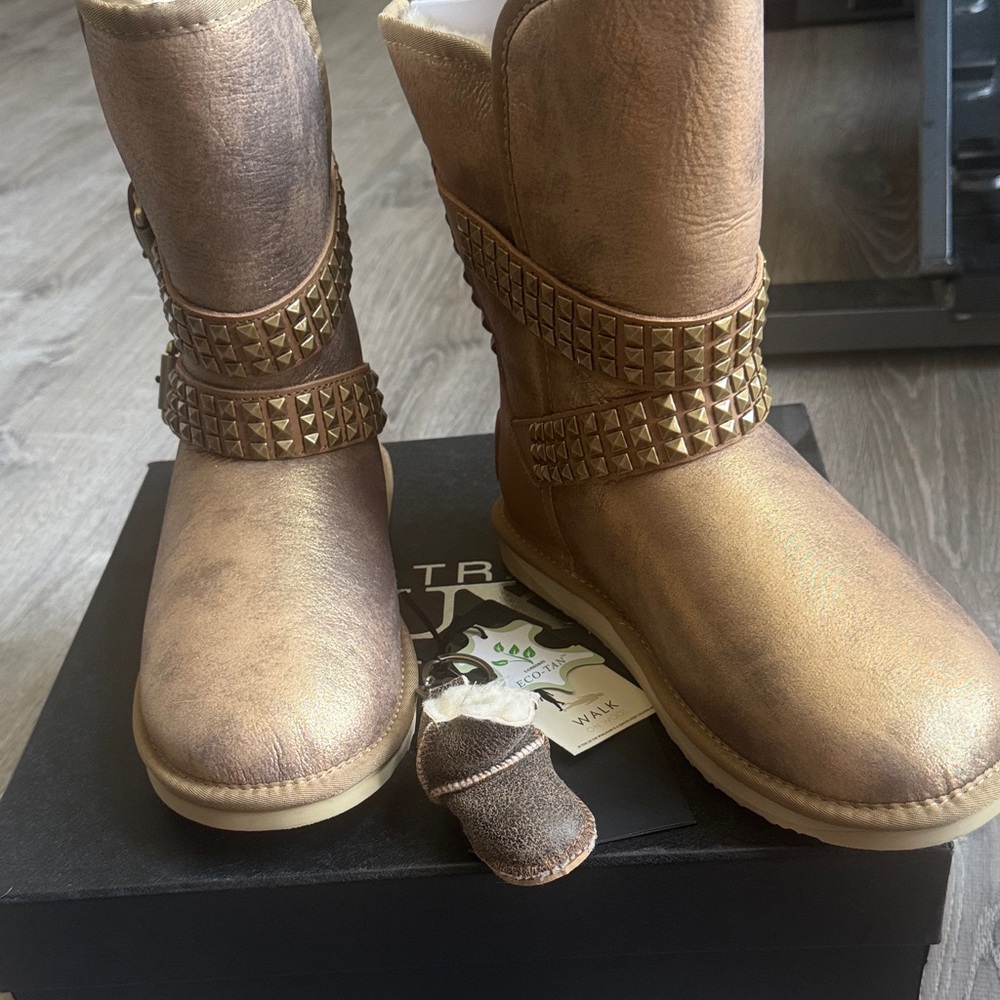 Australia Luxe Collective Gold Ankle Boots - Picture 9 of 13